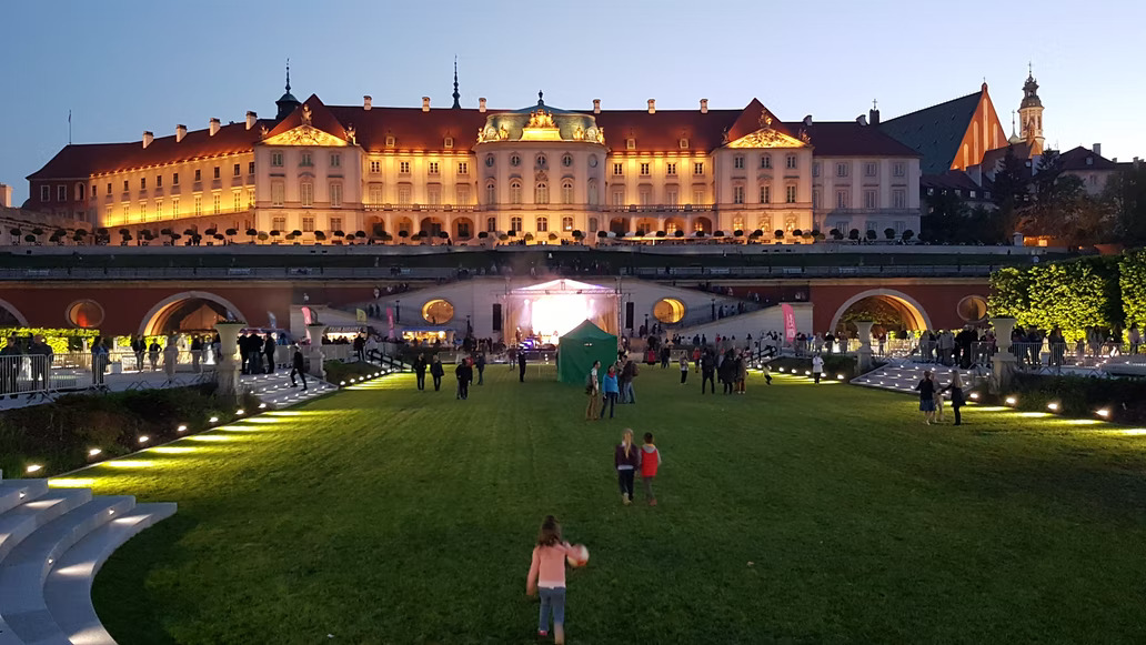 10 miejsc w Polsce za którymi najbardziej tęsknią Polacy  Foto: Zamek Królewski w Warszawie