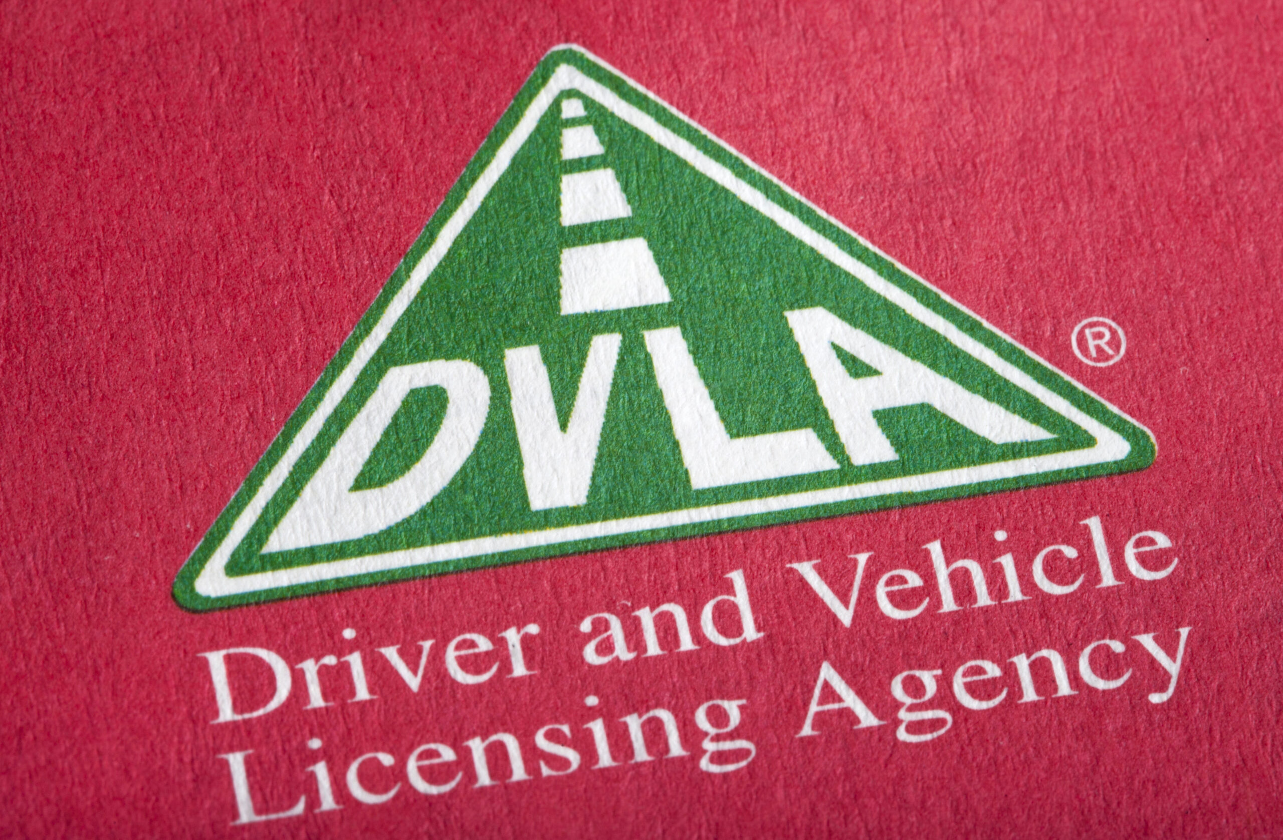 Pilny komunikat DVLA do kierowców w UK