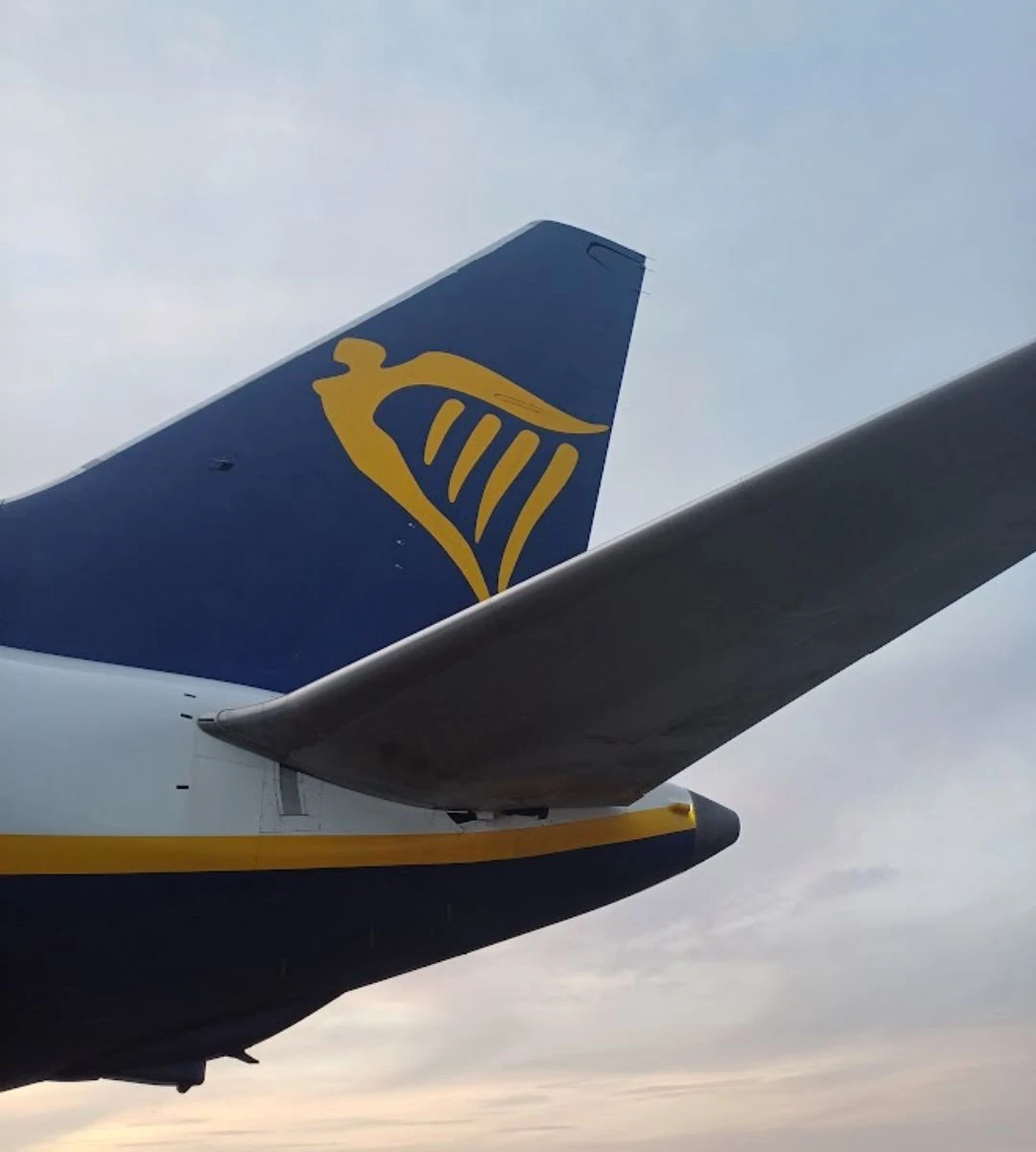 Linie lotnicze zaostrzają przepisy dotyczące bagażu podręcznego Foto: samolot linii Ryanair