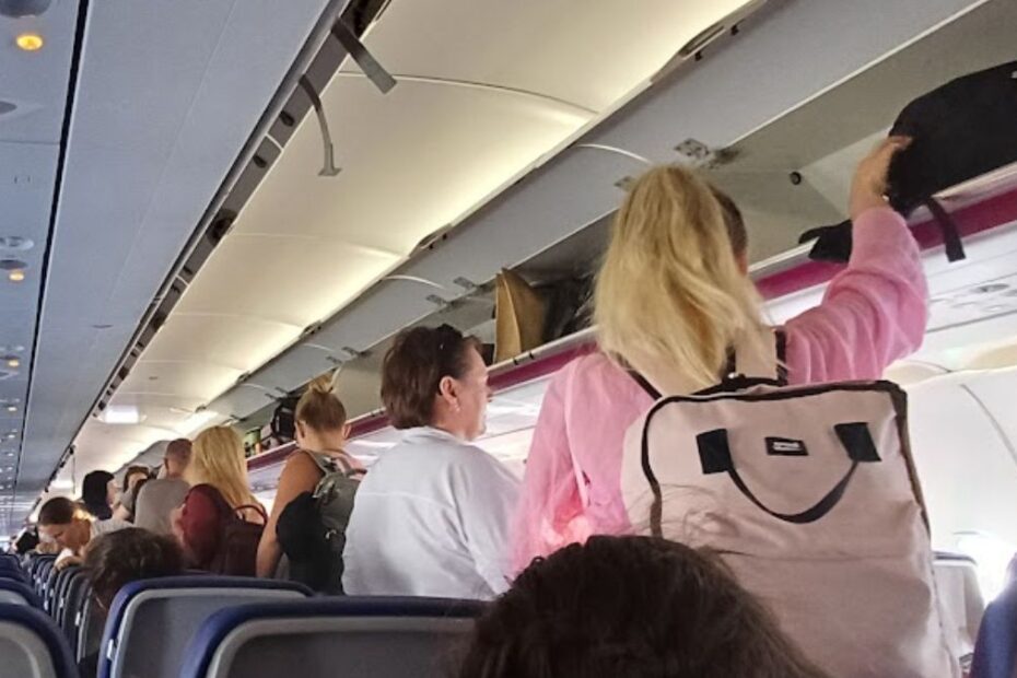 Nie ubieraj się tak do samolotu Foto: pasażerowie w samolocie