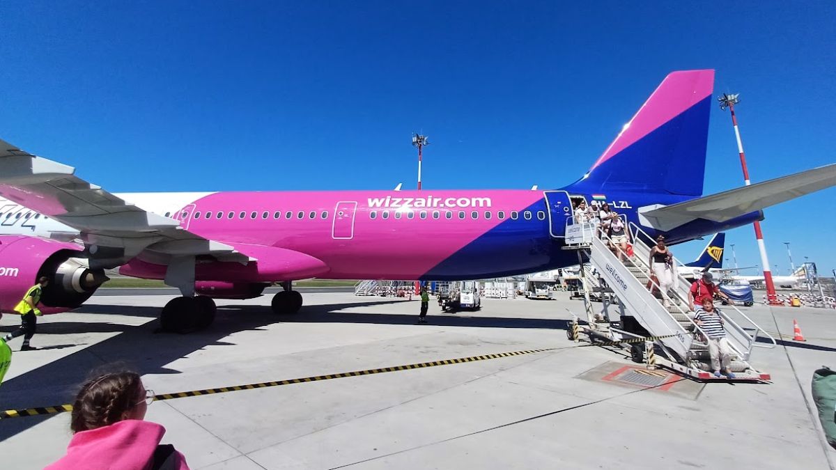 Wizz Air wraca do Modlina Foto: samolot linii Wizz Air na płycie lotniska