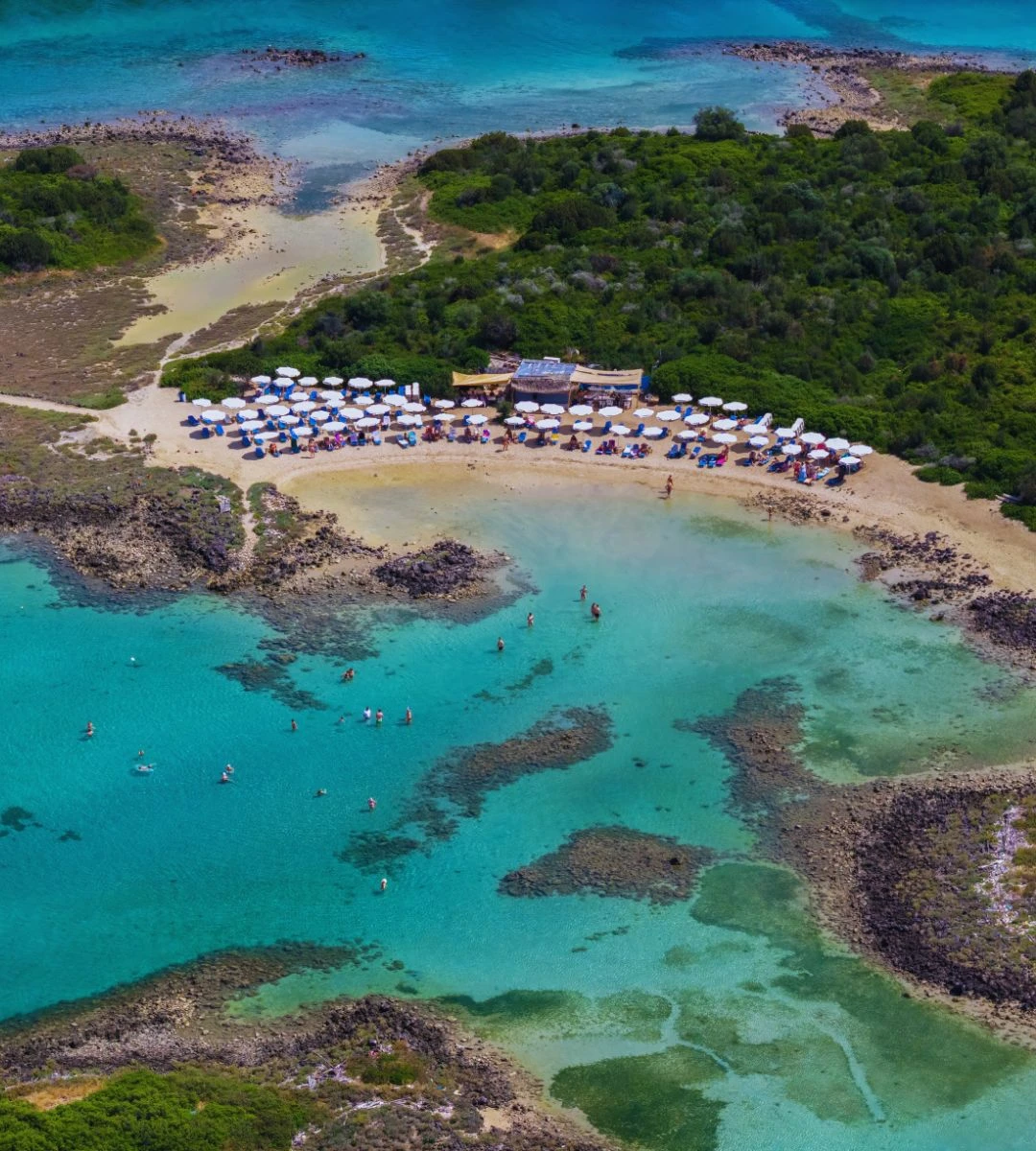 Bahamy Grecji – rajski archipelag Lichadonisia. Jak tam dotrzeć i dlaczego warto go odwiedzić?