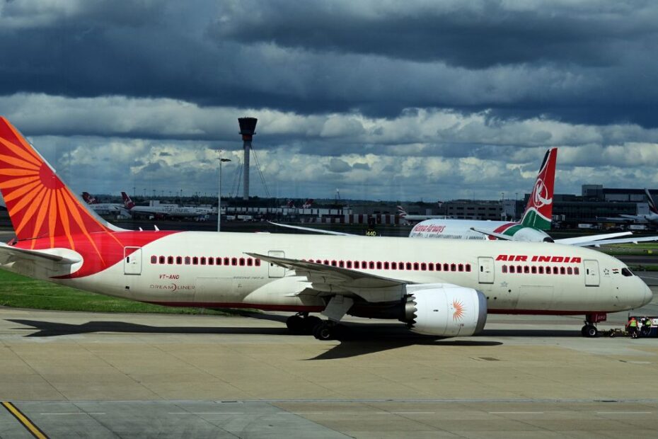 Panika na pokładzie Air India w Londynie, samolot nagle musiał zawrócić