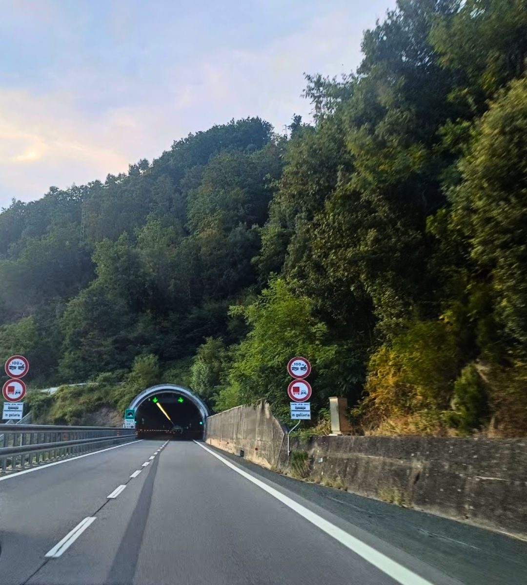 Eurotunel wśród rekordowych tuneli świata Foto: tunel drogowy