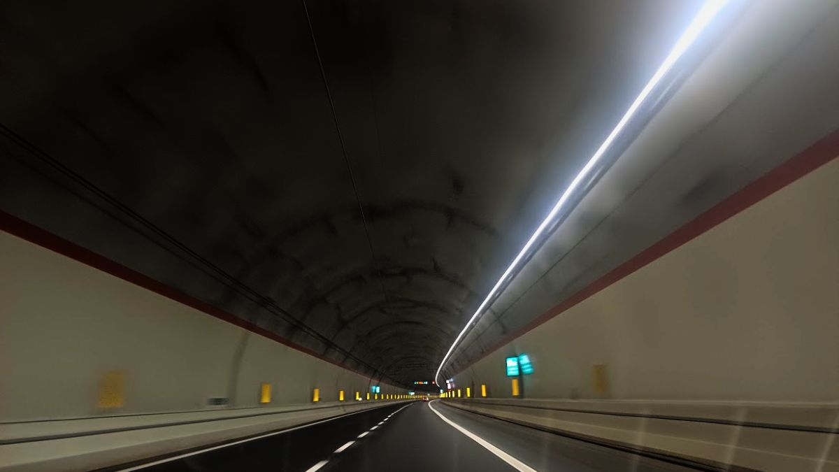 Eurotunel wśród rekordowych tuneli świata Foto: tunel drogowy