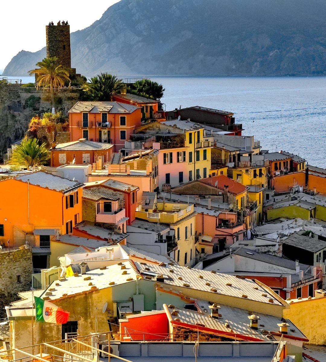 Odkryj magię Cinque Terre Foto: Wybrzeże Ligurii – widok na malownicze Cinque Terre