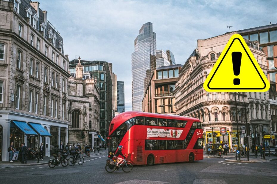 Policja ostrzega przed falą kradzieży telefonów Foto: ulica w Londynie