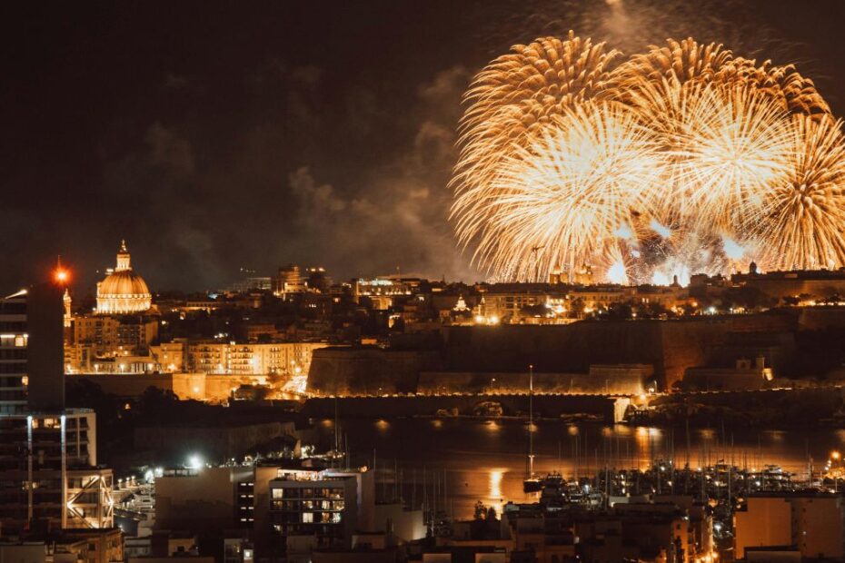 Nowy raj podatkowy dla Brytyjczyków Foto: pokaz fajerwerków na Malcie