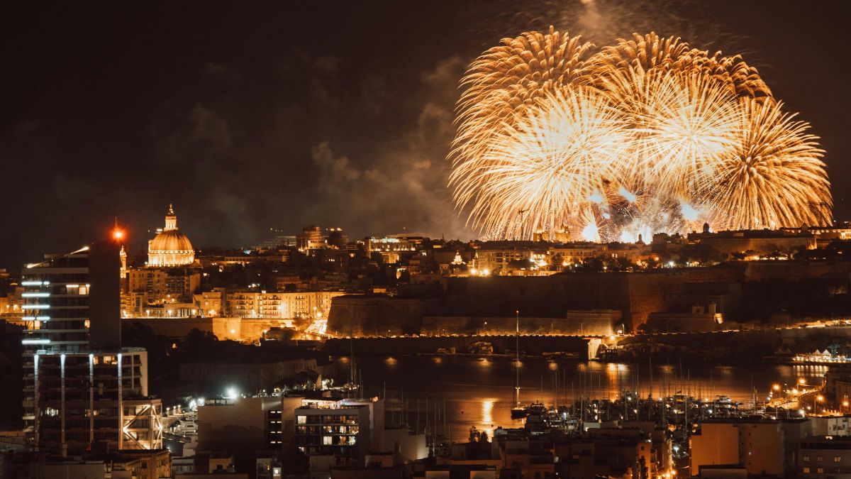 Nowy raj podatkowy dla Brytyjczyków Foto: pokaz fajerwerków na Malcie