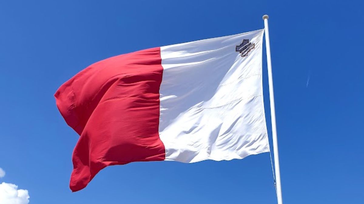 Malta kusi słońcem i niskimi podatkami Foto: flaga Malty