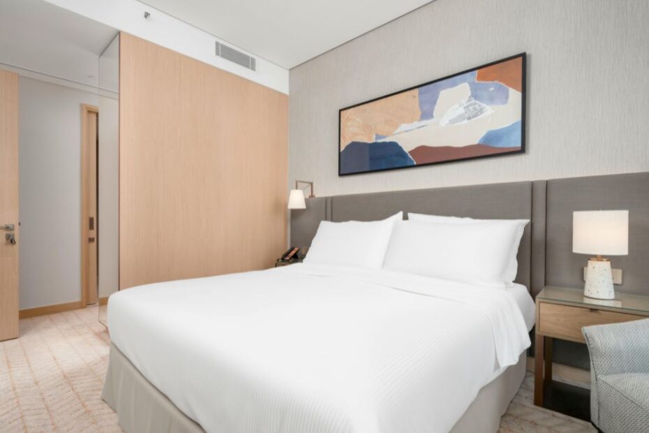 Jak wykryć ukryte kamery Foto: pokój hotelowy