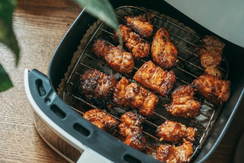 Tych produktów lepiej nie przygotowywać w air fryerze Foto: air fryer