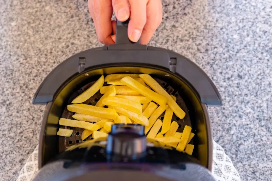 Darmowe air fryery dla emerytów w UK - program już ruszył