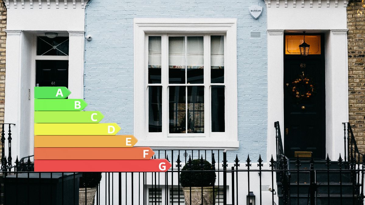 Certyfikat EPC w Wielkiej Brytanii Foto: fasada domu w UK i klasy energetyczne