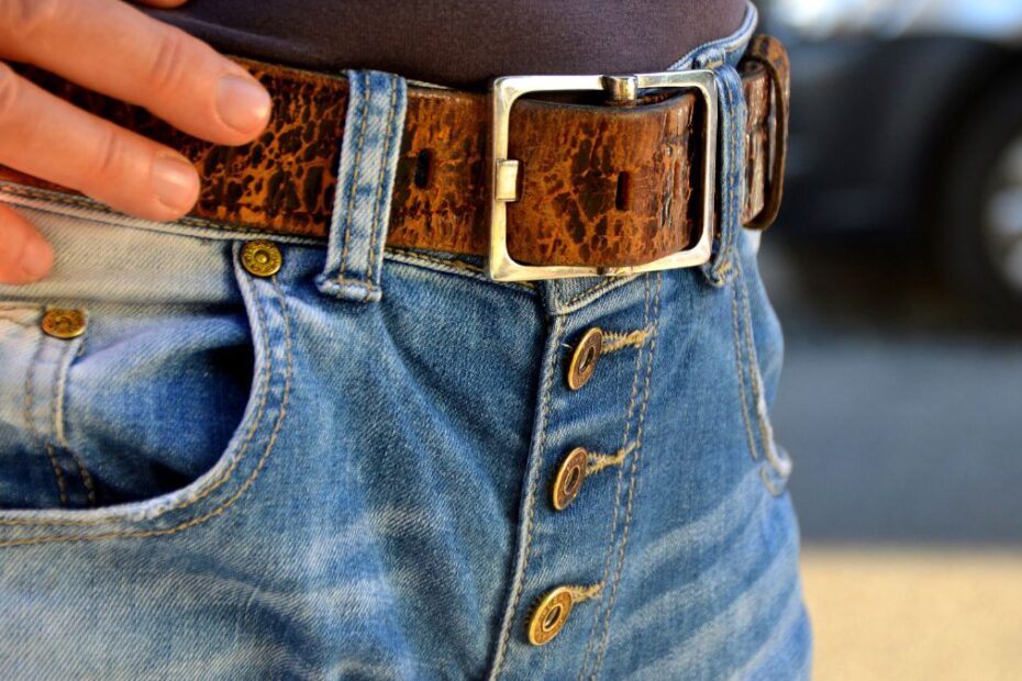 Ryanair odradza pasażerom noszenie dżinsów podczas lotów Foto: Dżinsy