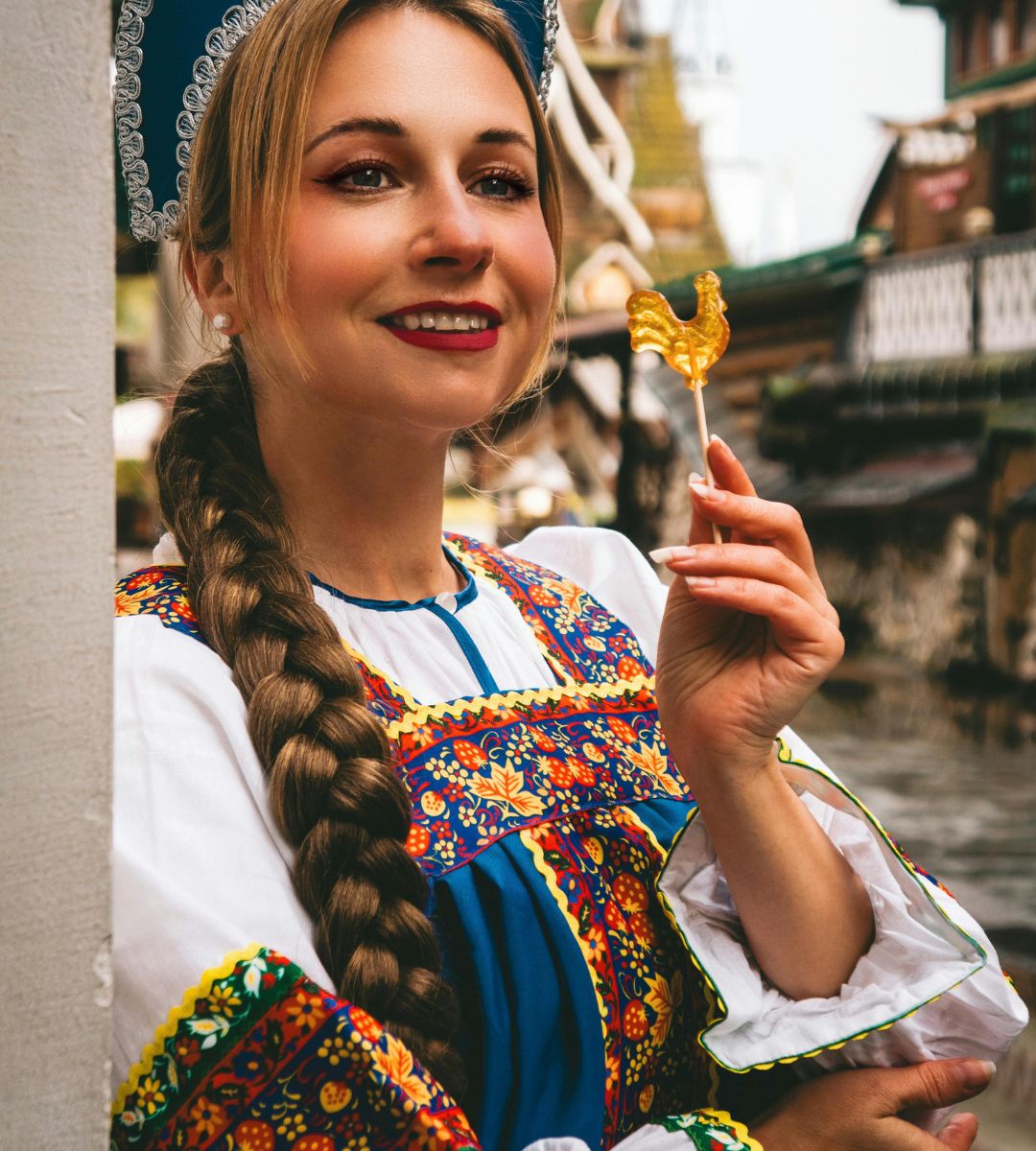 Brytyjskie media zachwycone Polską Foto: kobieta w tradycyjnym stroju ludowym