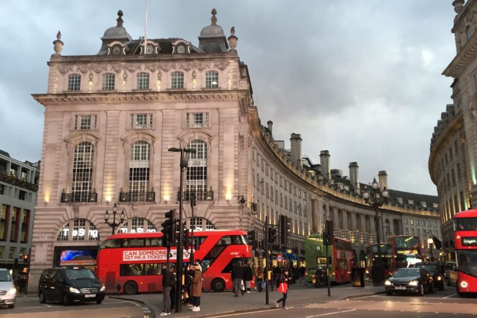 W Wielkiej Brytanii praca przestaje się opłacać Foto: ulica w Londynie