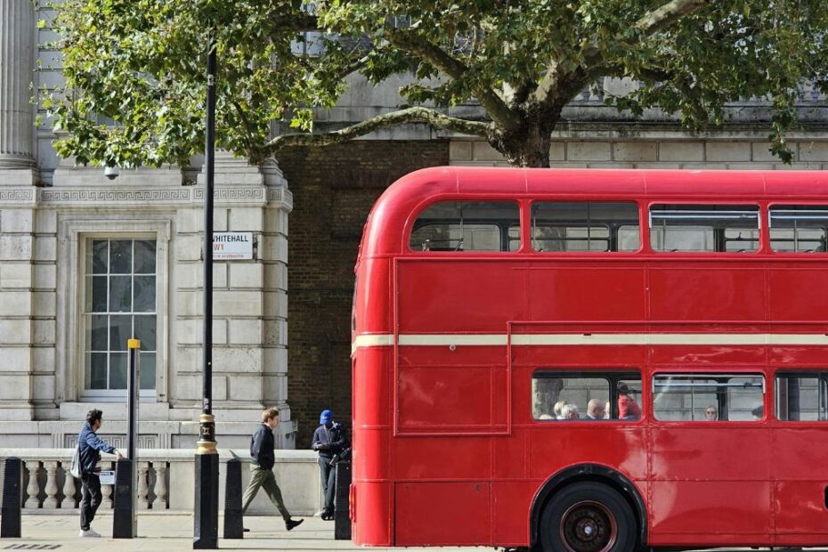 zmiany w podatkach i finansach osobistych w Wielkiej Brytanii w 2026 Foto: ulica w Londynie