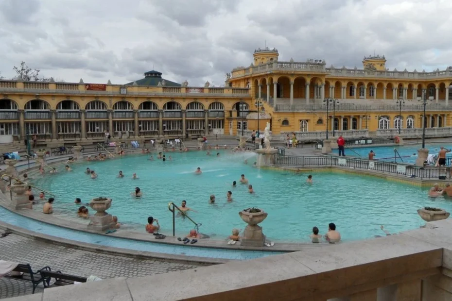 Najbardziej przereklamowane atrakcje Europy Foto: Łaźnie Széchenyi w Budapeszcie