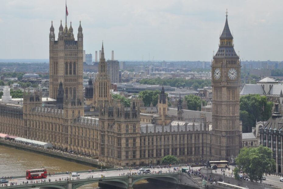 Nagłe załamanie pogody w Londynie. Ostrzeżenie przed gwałtownym ochłodzeniem