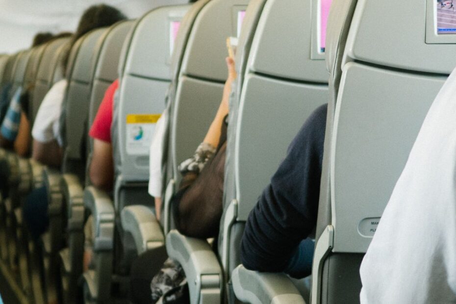 Dyskryminacja osób zmagających się z otyłością foto: wnętrze samolotu