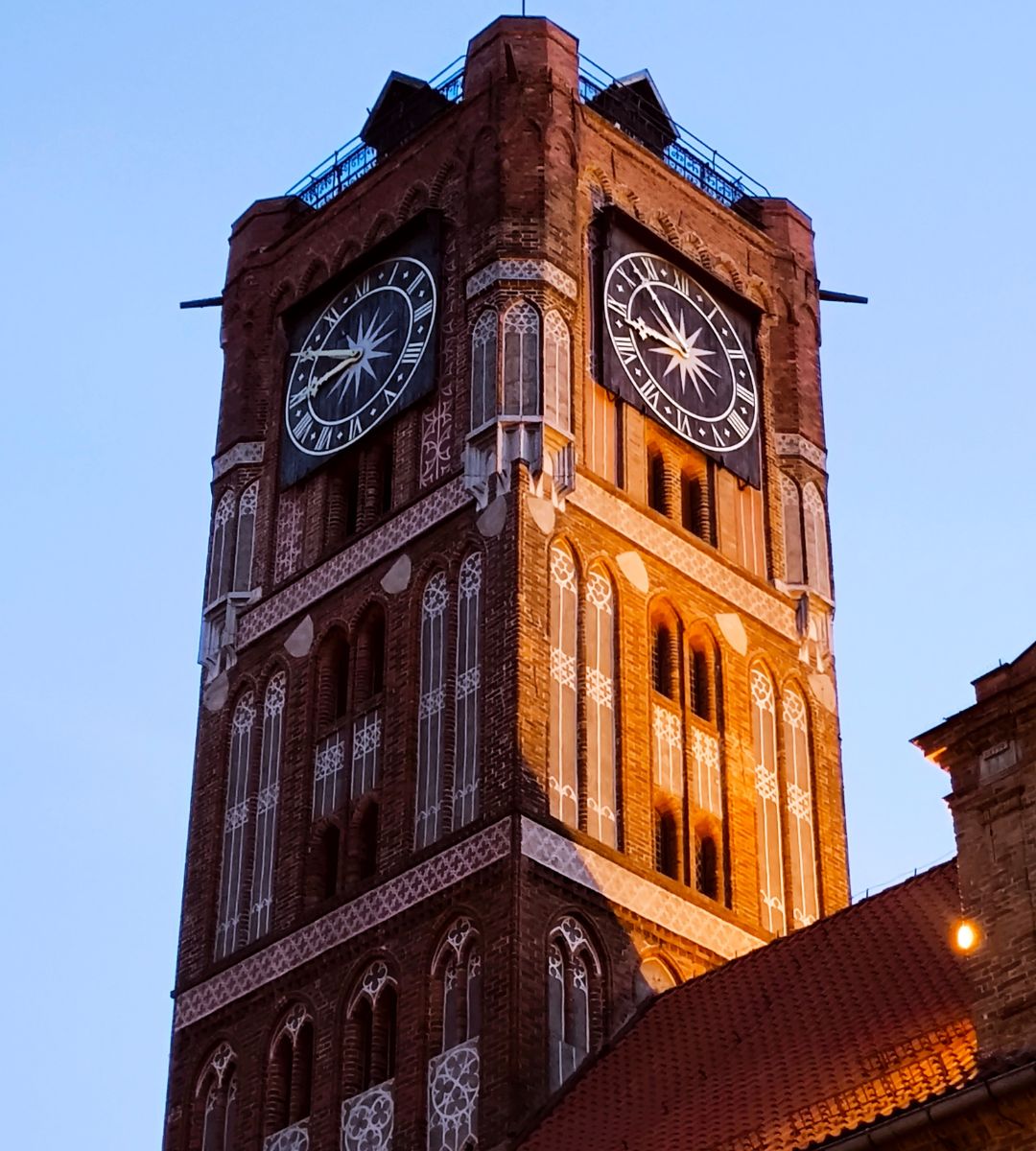 Średniowieczna perła bez tłumów Foto: wieża toruńskiego ratusza