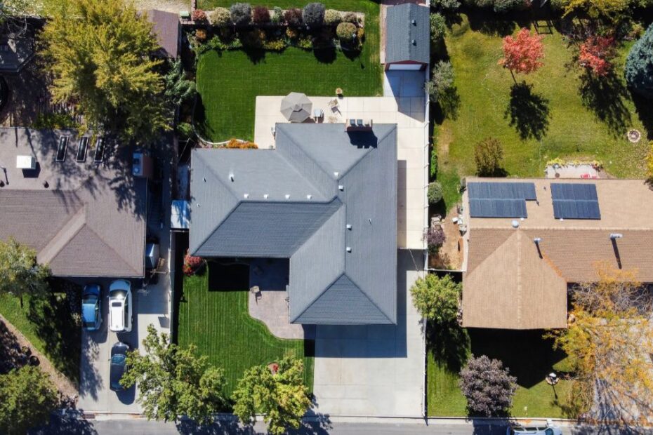 Panika na rynku nieruchomości w USA Foto: domy wolnostojącej z lotu ptaka