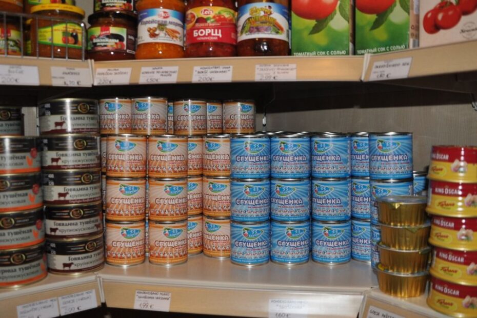 Czy w Wielkiej Brytanii może zabraknąć jedzenia Foto: konserwy i przetwory