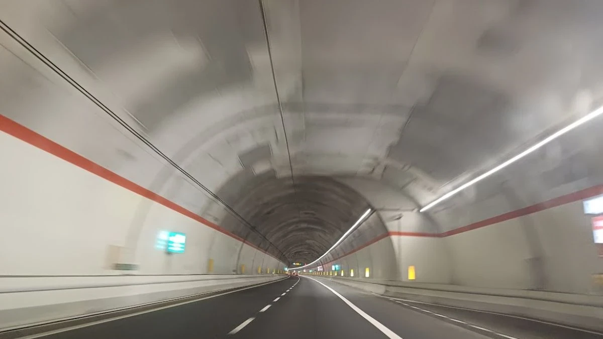 Najdłuższy drogowy tunel świata Foto: tunel