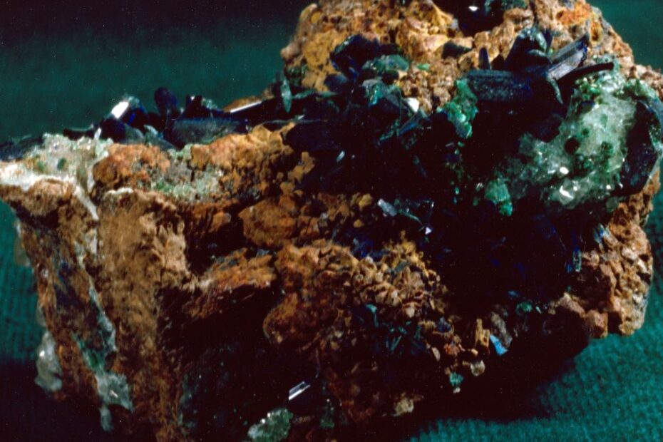 brytyjskie zasoby surowców Foto: bryła surowca