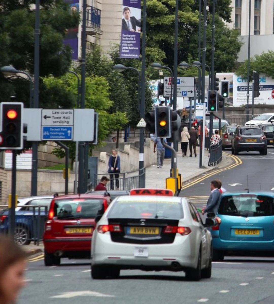 podatek samochodowy od 1 kwietnia 2026 w UK Foto:  Ulica w Wielkiej Brytanii 