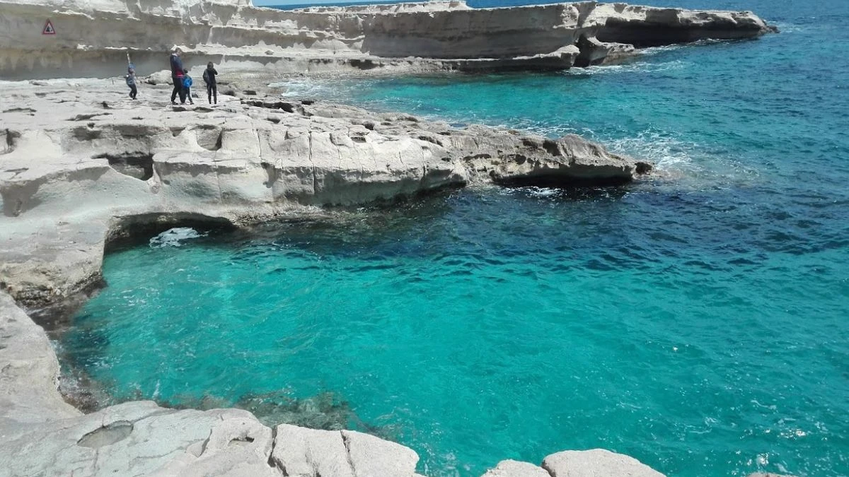 najlepszy moment na odwiedzenie Malty Foto: St.Peter's Pool na Malcie