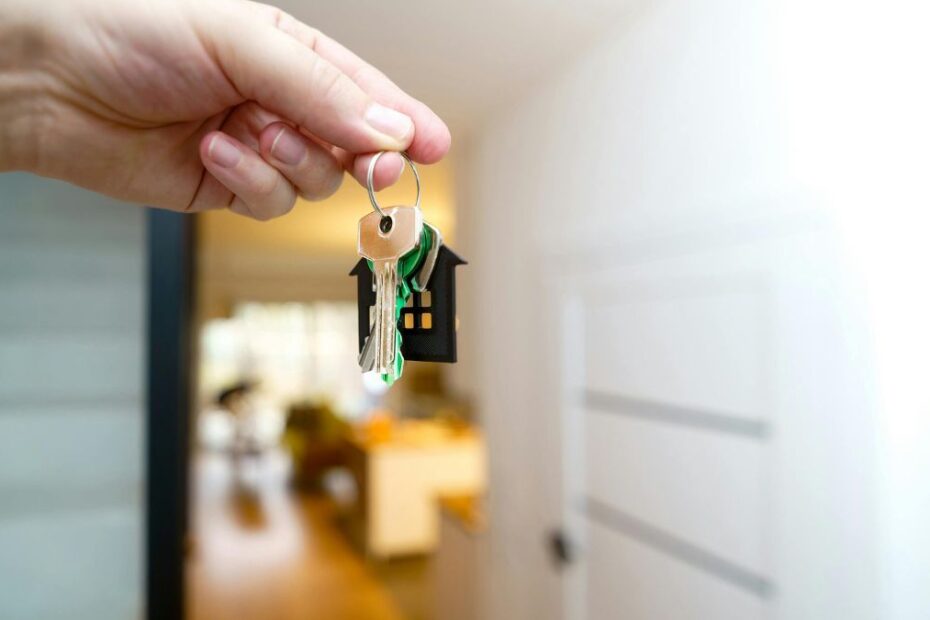 Koniec eksmisji bez powodu w Wielkiej Brytanii Foto: klucze do mieszkanie w ręku
