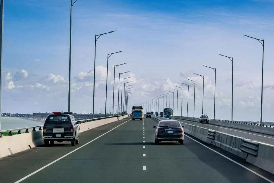 Najdroższa droga świata budowana na morzu Foto: trasa szybkiego ruchu na oceanie