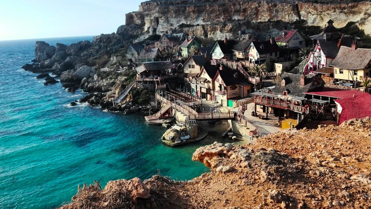 Bezpieczny kierunek na lato 2026 Foto: Poppey Vilage na Malcie