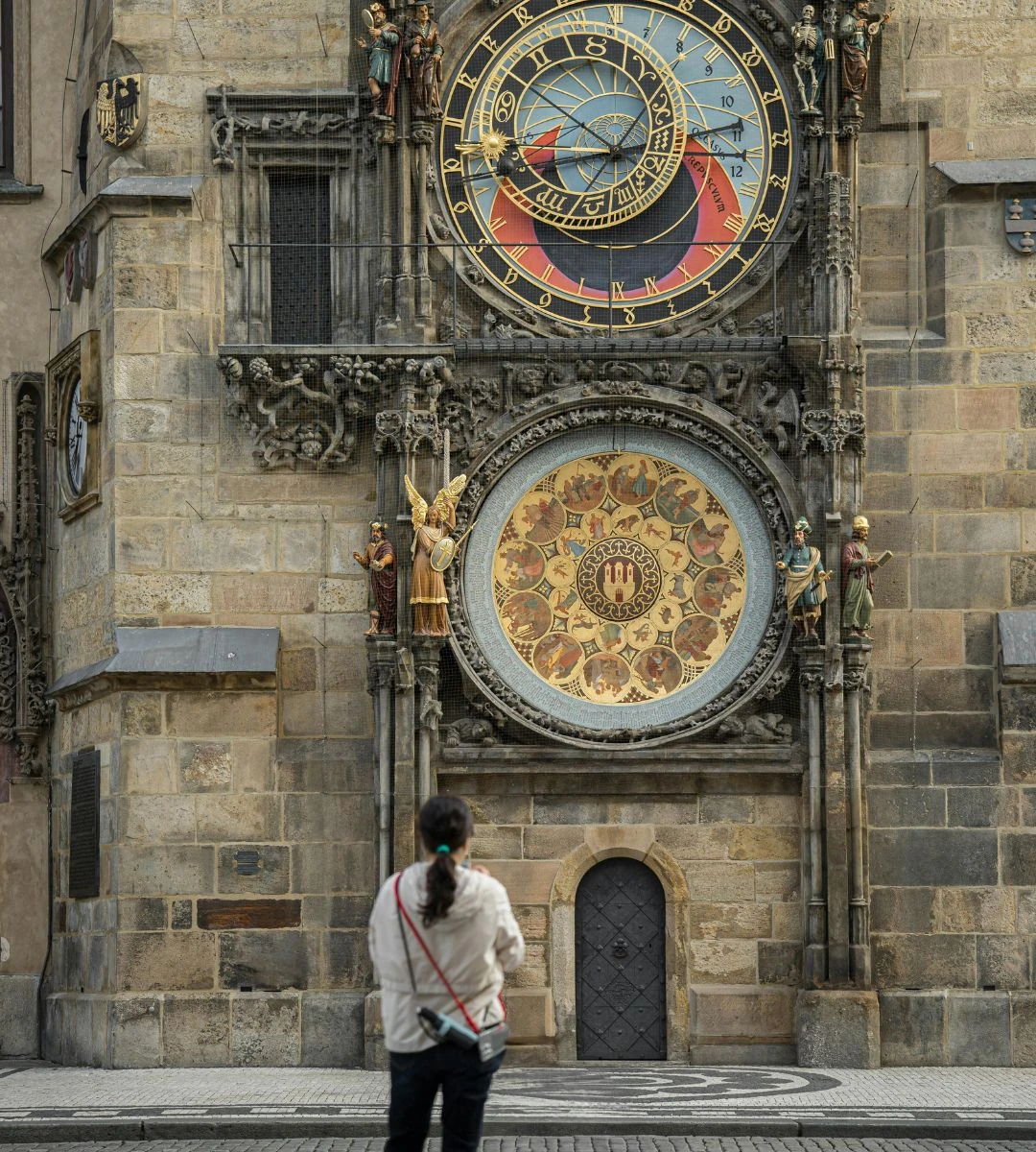 Nieoczywiste pomysły na majowy długi weekend Foto: słynny zegar astronomiczny w Pradze