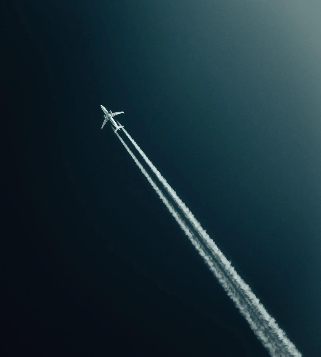 Brytyjska linia lotnicza bankrutuje Foto: samolot na niebie