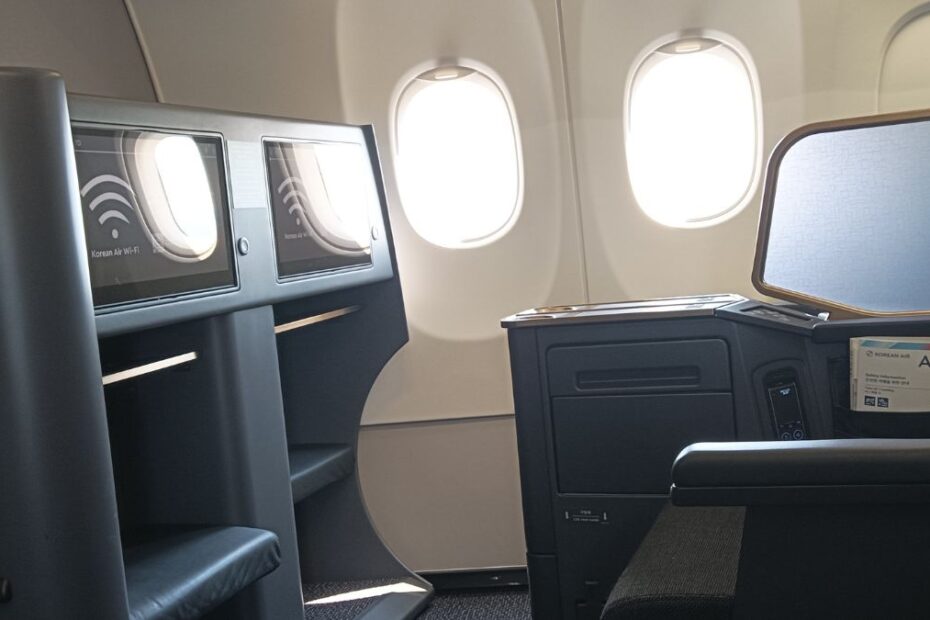 Łóżka zamiast siedzeń w samolocie Foto: wnętrze samolotu przystosowane do spania