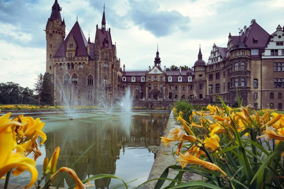 Wyjątkowe miejsce na mapie Polski Foto: zamek w Mosznej