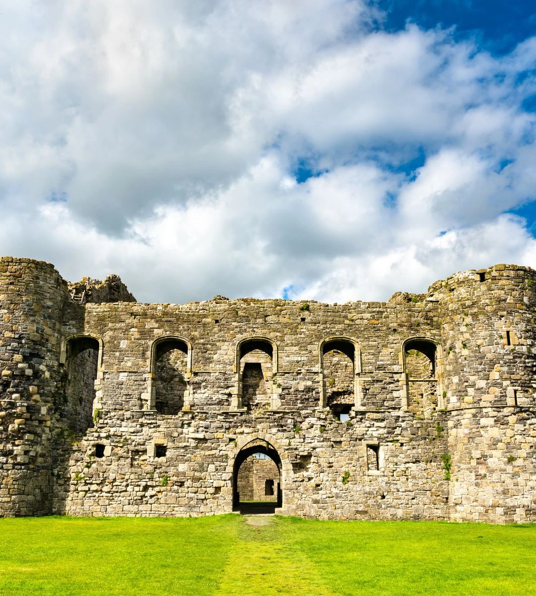 Beaumaris Castle na Anglesey – twierdza wpisana na listę UNESCO