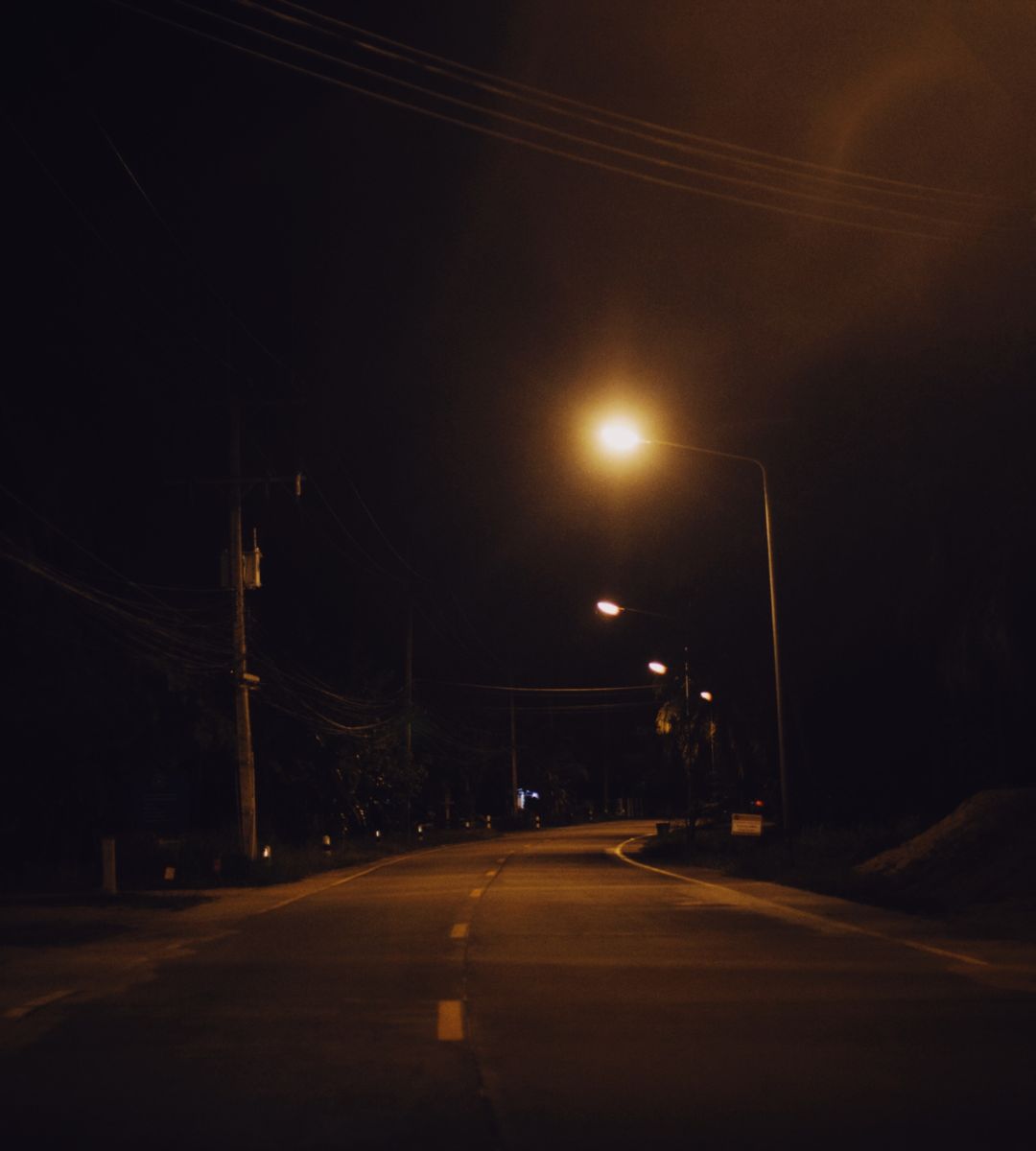 Brytyjskie miasto gdzie mieszkańcy boją się wychodzić nocą Foto: miasto nocą