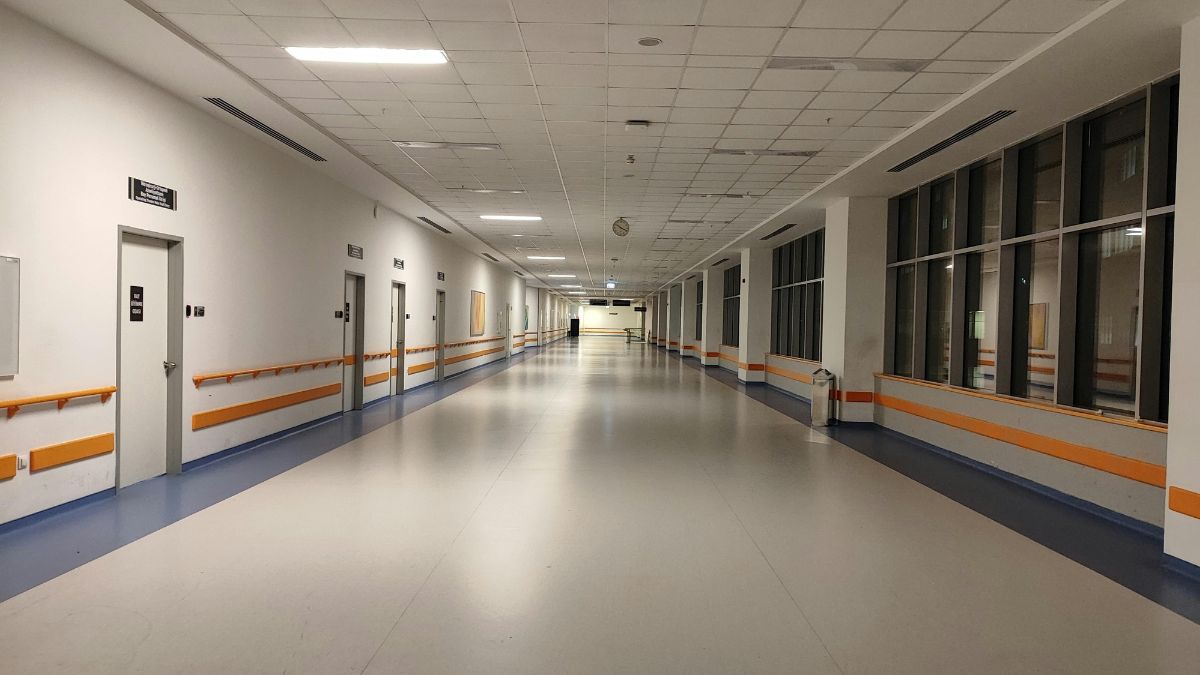 groźne bakterie odporne na antybiotyki Foto: korytarz szpitalny