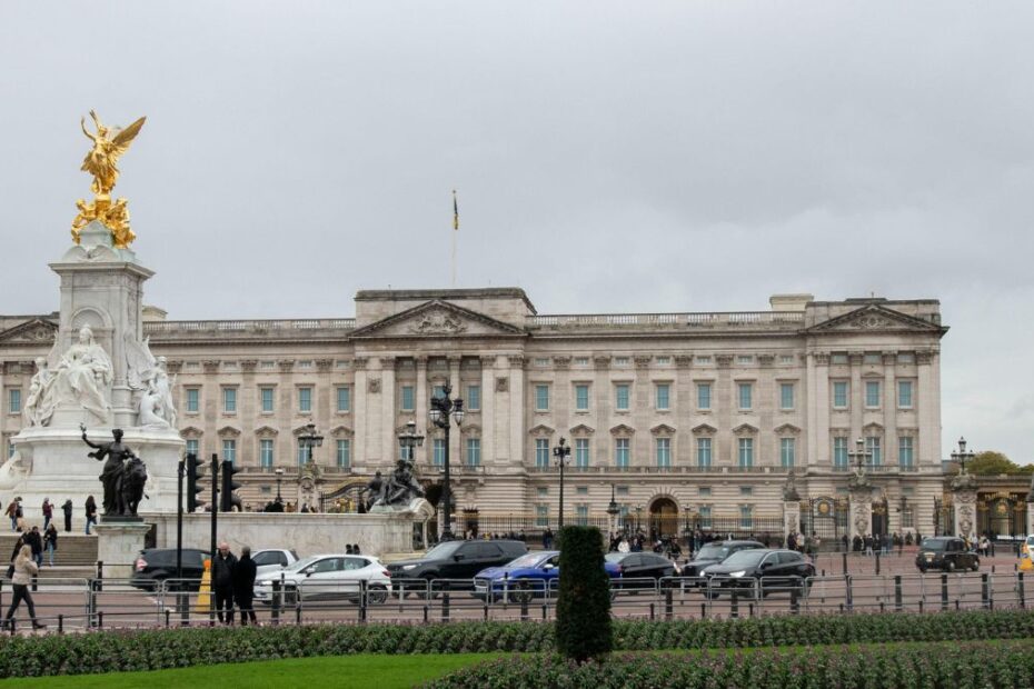 Pałac Buckingham nie jest najważniejszą królewską rezydencją Foto: Pałac Buckingham