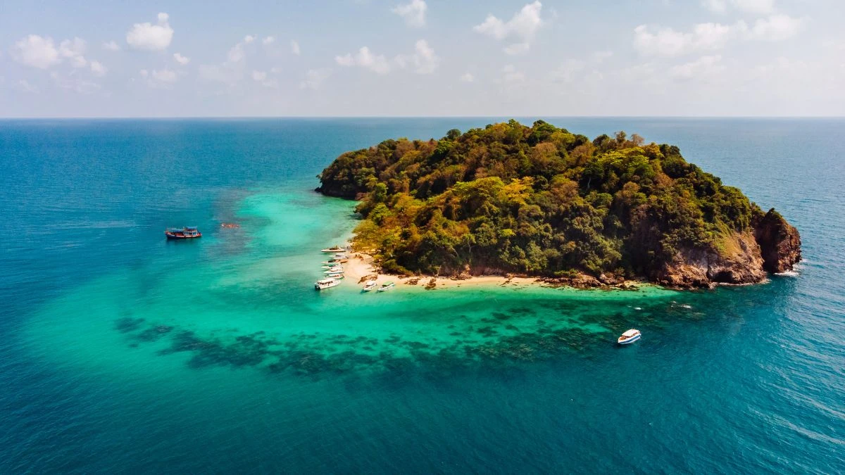 najpiękniejsze sekretne plaże Europy Foto: wyspa