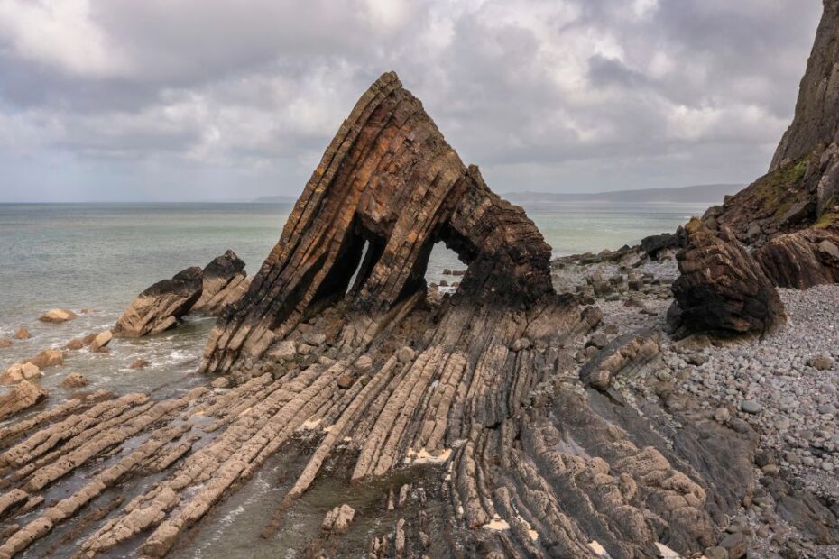 Niezwykłe miejsca w Wielkiej Brytanii Foto: Blackchurch Rock