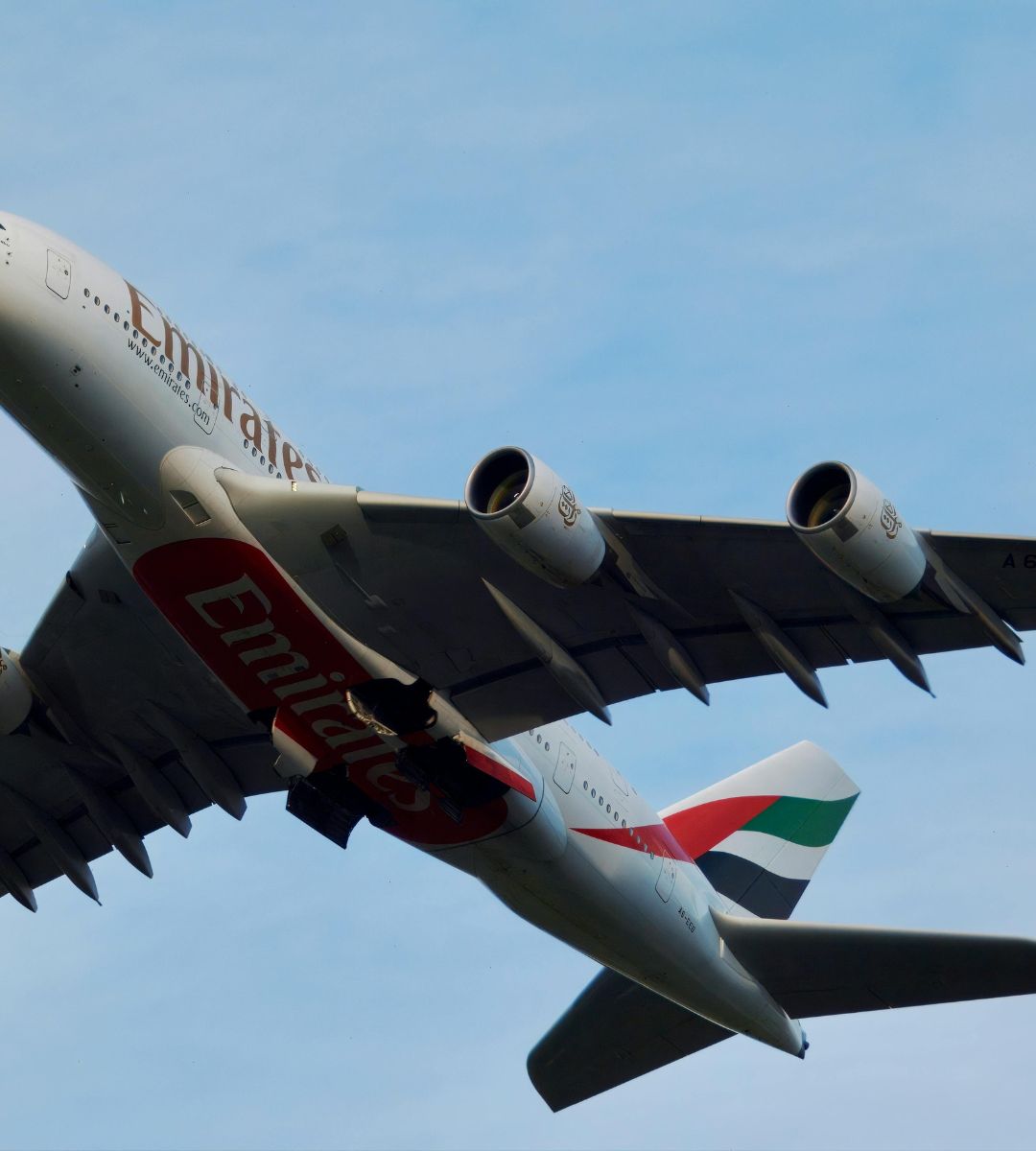 pęknięcia w konstrukcji skrzydeł A380 Foto: samolot typu A380 linii Emirates