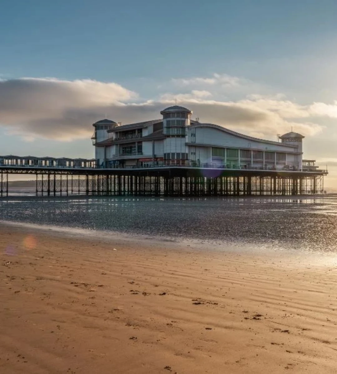 popularny brytyjski kurort za 25 lat zniknie pod wodą Foto: Charakterystyczne molo w Weston-super-Mare