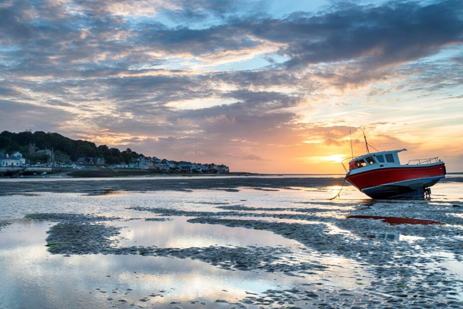 Ukryte plaże Europy na wakacje 2026 Foto: plaża w Burnham Overy Staithe