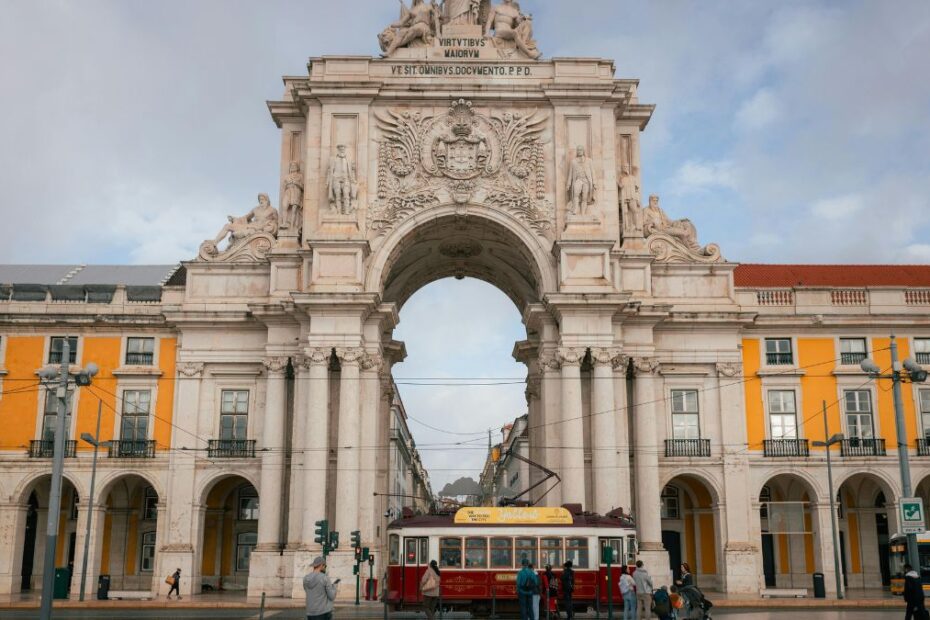 Coraz więcej superbogatych wybiera Portugalię Foto: Portugalia