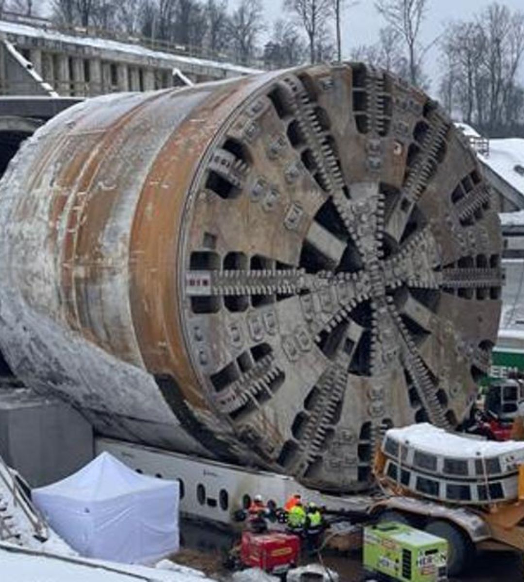największy tunel drogowy w Polsce Foto: maszyna TBM w kółku